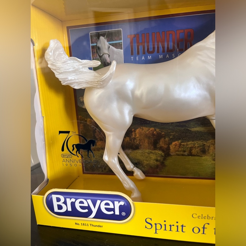 Breyer Thunder #1811 Denver Broncos Team Mascot New in Box - Picture 6 of 13
